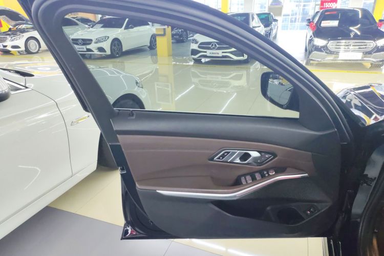 宝马3系 2023款 325Li M运动套装中控内饰47