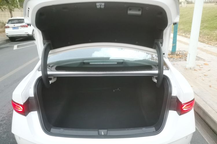 比亚迪 秦PLUS 2025款 DM-i 智驾版 55KM领先型机舱底盘23