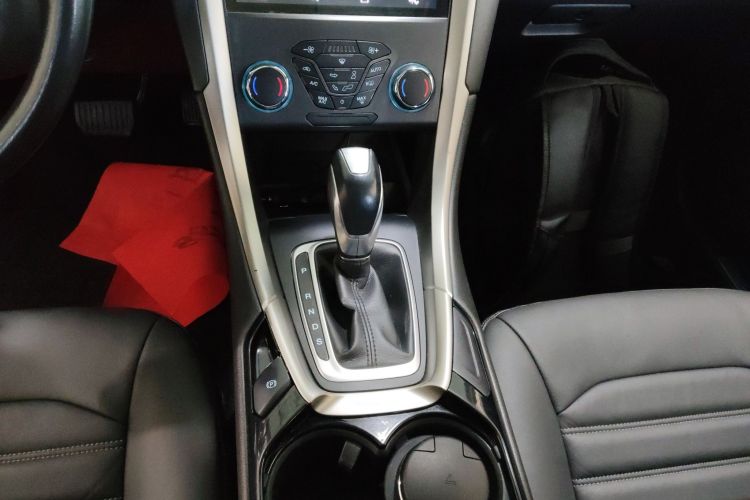 福特 蒙迪欧 2013款 2.0L GTDi200时尚型中控内饰18