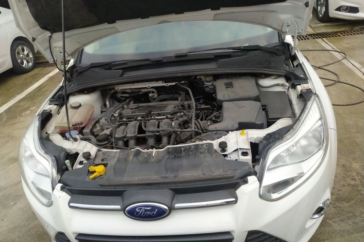 福特 福克斯 2012款 两厢 1.6L 自动风尚型机舱底盘24