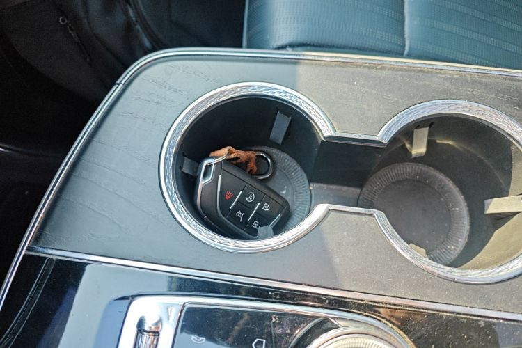 凯迪拉克 IQ锐歌 2022款 四驱高性能尊贵版中控内饰7001