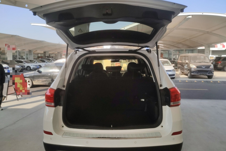 哈弗H6 2021款 运动版 1.5T 手动精英智联型 六边形格栅局部细节23