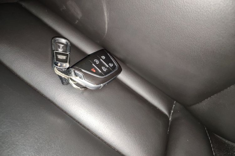 凯迪拉克CT4 2021款 28T 风尚型中控内饰11