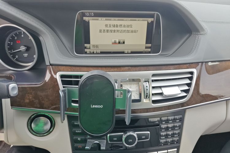 奔驰E级 2014款 E 300 L中控内饰16