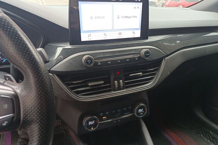 福特 福克斯 2020款 三厢 EcoBoost 180 自动ST Line中控内饰16
