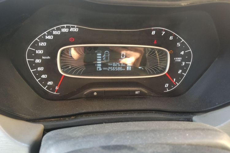 宝骏510 2019款 1.5L 手动劲享型 国V中控内饰15