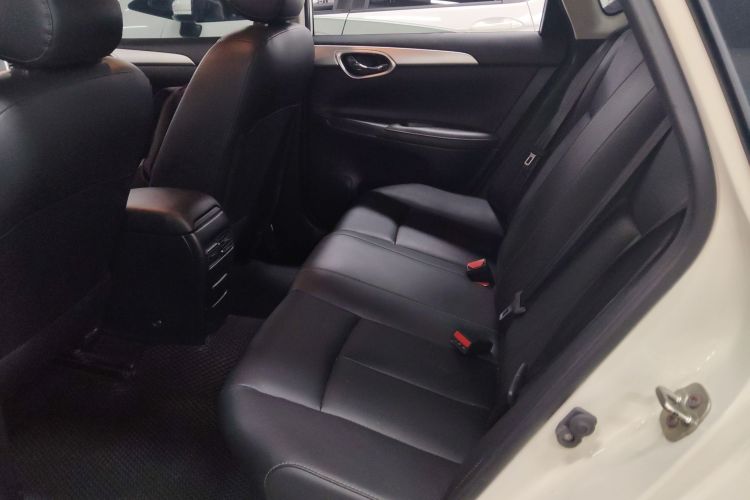 日产 轩逸 2021款 经典 1.6XL CVT豪华版中控内饰21