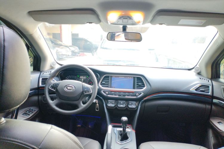 广汽传祺 传祺GS4 2016款 235T 手动豪华版中控内饰12