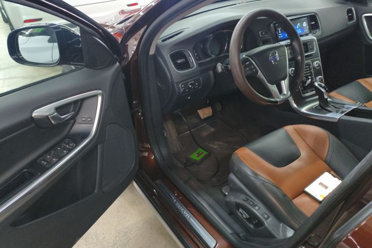 沃尔沃V60 2016款 Cross Country T6 AWD中控内饰7003