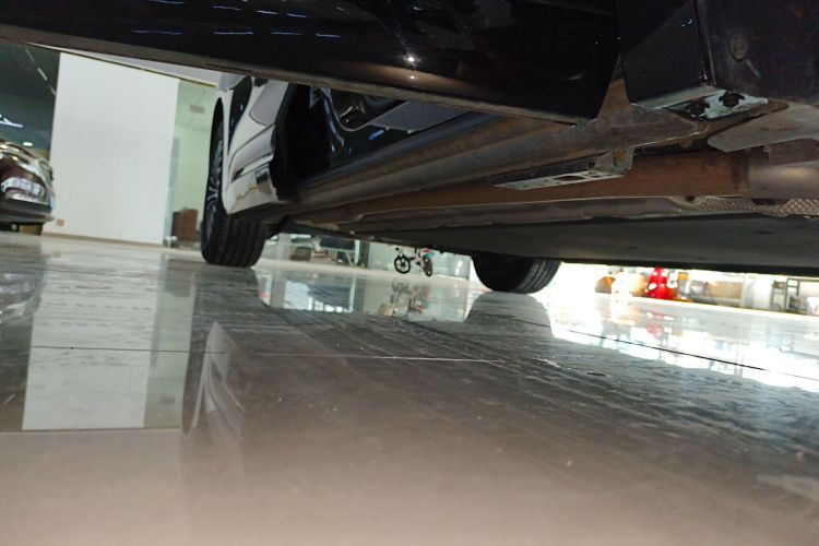 腾势D9 2024款 DM-i 980 四驱旗舰型局部细节9001