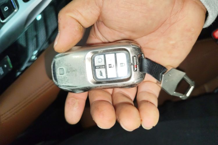 本田UR-V 2020款 370TURBO 两驱尊雅版中控内饰7001