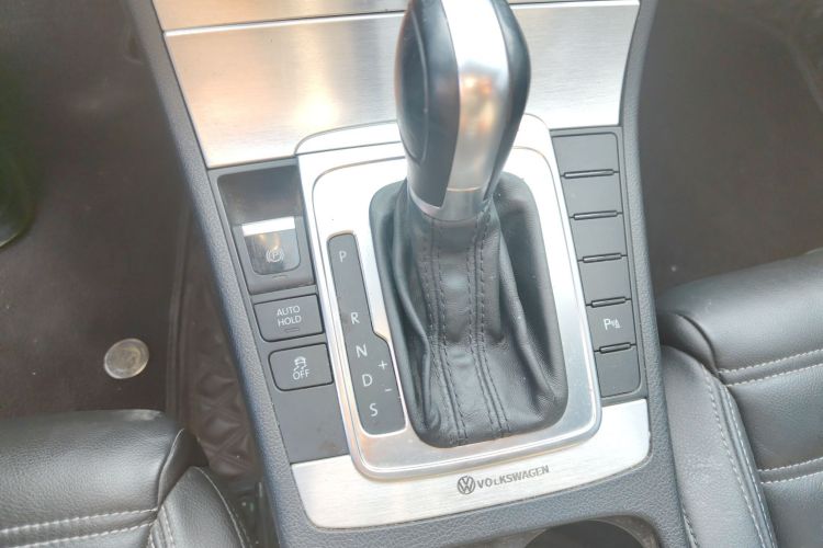 一汽-大众CC 2015款 1.8TSI 尊贵型中控内饰18