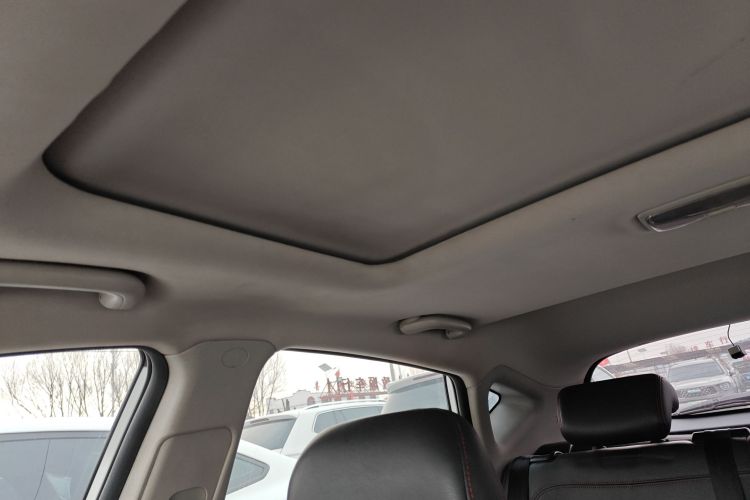 长安 逸动 2015款 1.6L 手动俊酷型 国V中控内饰22