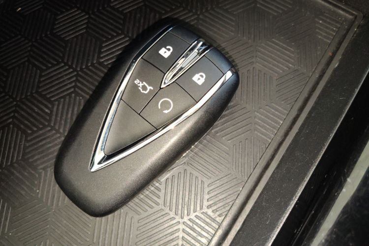 长安 逸动 2023款 畅享版 PLUS 蓝鲸NE 1.4T GDI DCT尊贵版中控内饰7001