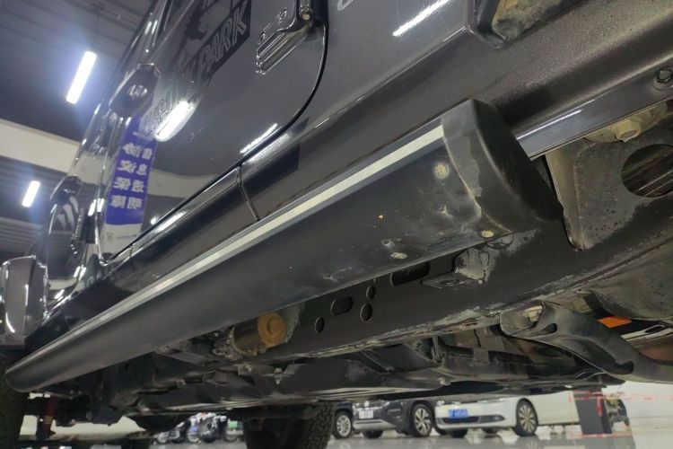 Jeep 角斗士 2022款 3.6L 先行版局部细节9001