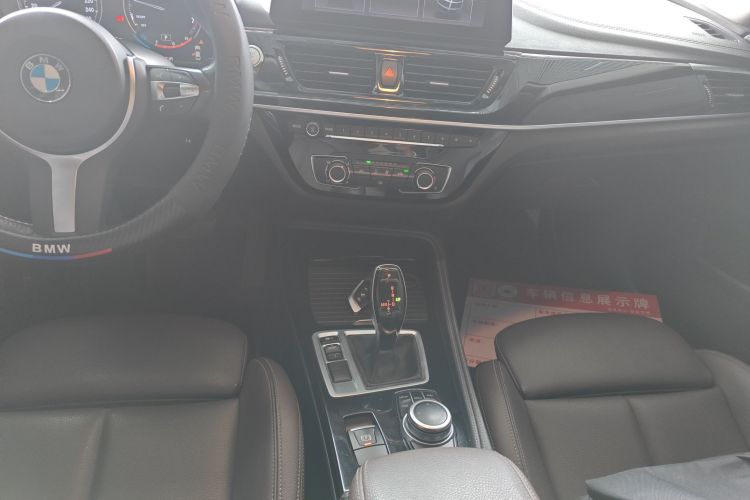 宝马1系 2021款 改款 120i M运动曜夜版中控内饰18