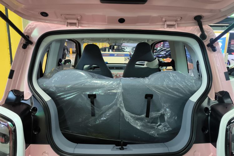 奔腾小马 2025款 222km 闪电马机舱底盘23