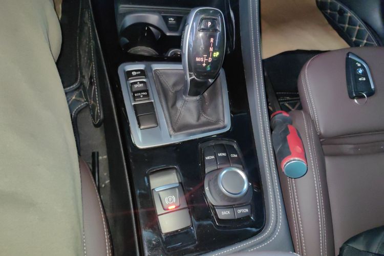 宝马1系 2020款 120i M运动套装局部细节18