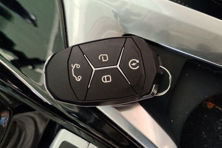 领克01 2017款 2.0T 两驱型Pro版中控内饰7001