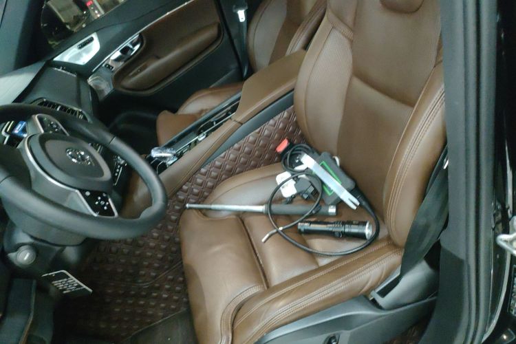 沃尔沃XC90新能源 2022款 E驱混动 T8 智尊豪华版 7座中控内饰19