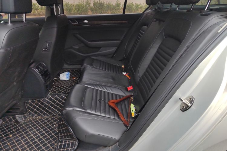 大众 迈腾 2019款 330TSI DSG 豪华型 国V中控内饰21