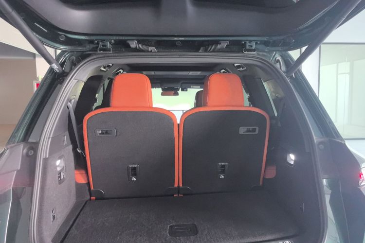 理想汽车 理想L9 2024款 Ultra机舱底盘23