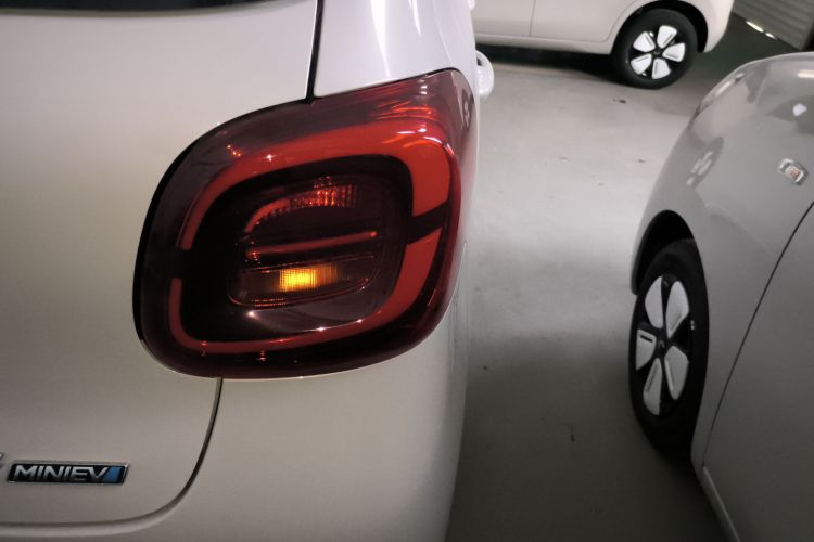 五菱汽车 宏光MINIEV 2025款 四门版 进阶款车身外观9