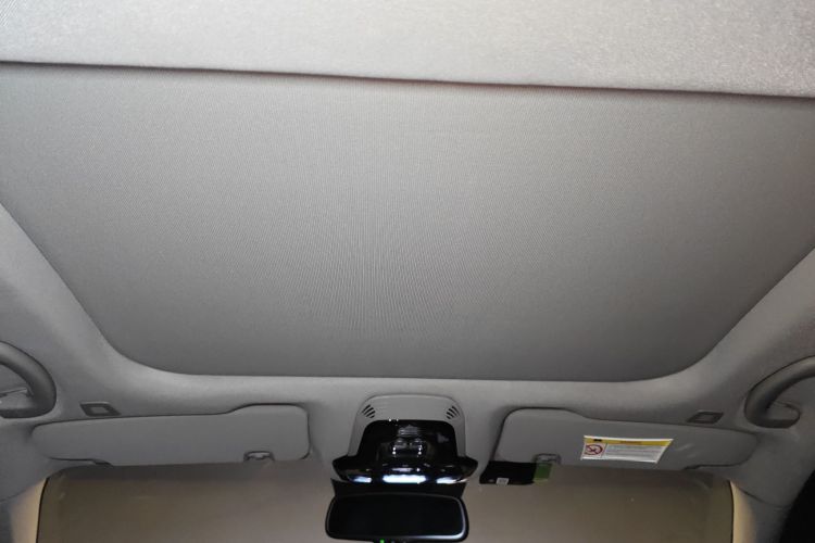 阿尔法·罗密欧 Giulia朱丽叶 2017款 2.0T 280HP Milano限量版中控内饰22