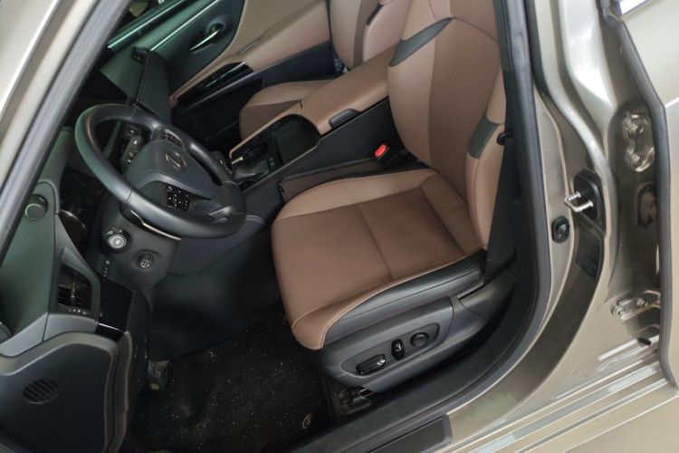 雷克萨斯ES 2023款 200 卓越版中控内饰19