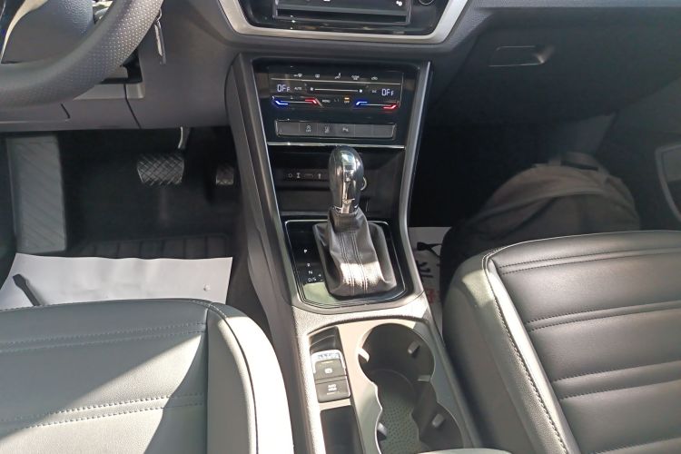 大众 2021款 途安L 280TSI DSG舒适版 7座局部细节18