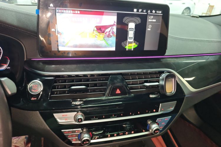 宝马5系 2022款 改款二 525Li M运动套装中控内饰16