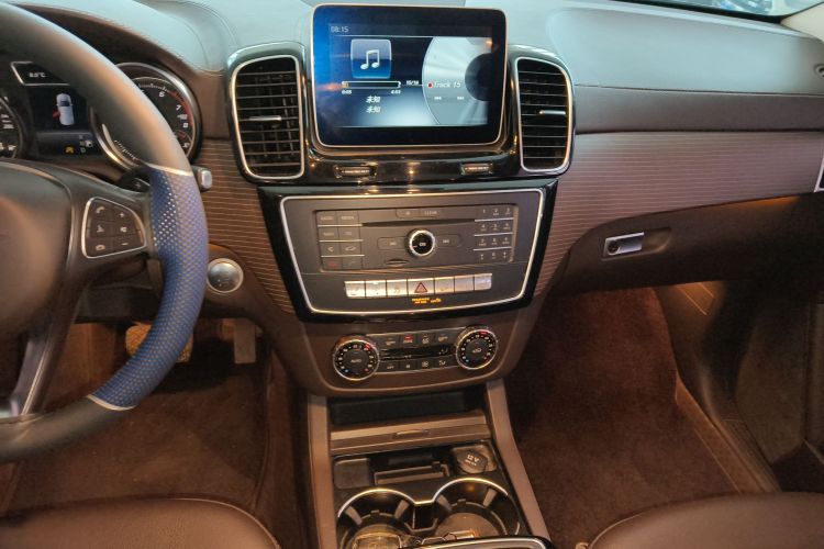 奔驰GLE 2018款 GLE 320 4MATIC 动感型臻藏版中控内饰16