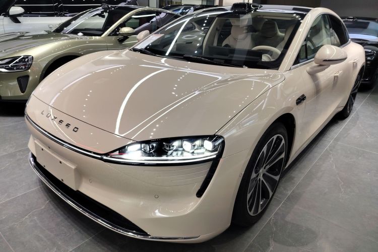 鸿蒙智行 智界S7 2024款 Max+ 后驱超航智驾版车身外观1