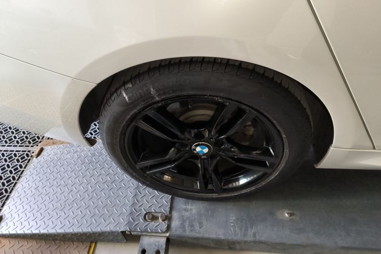 宝马3系GT 2020款 320i M运动曜夜版车身外观6008