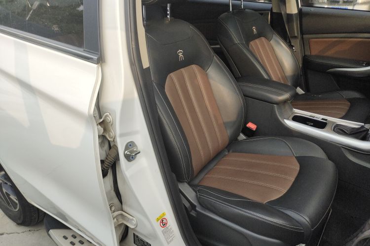 比亚迪 宋 2017款 盖世升级版 1.5TID 自动精英型局部细节41