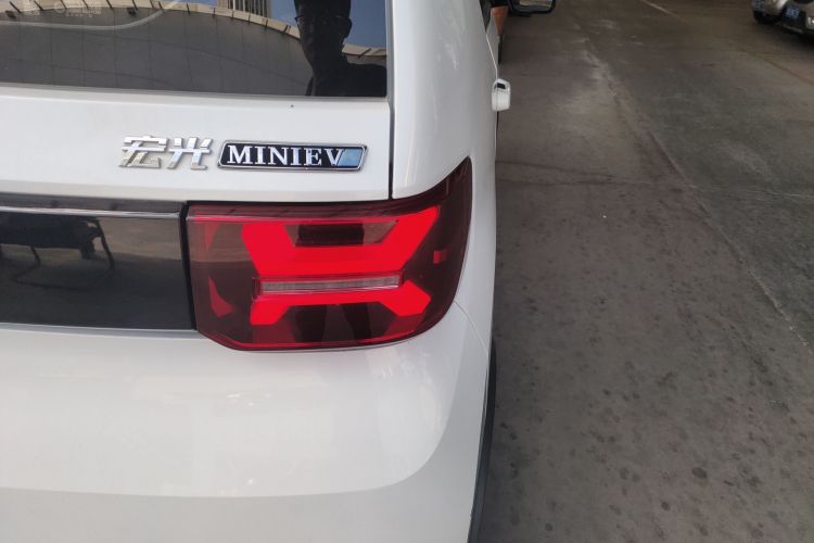 五菱汽车 宏光MINIEV 2022款 GAMEBOY 300km 玩咖款 磷酸铁锂车身外观9