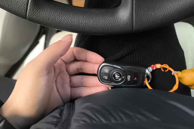 别克GL8 2023款 ES陆尊 舒适型中控内饰11