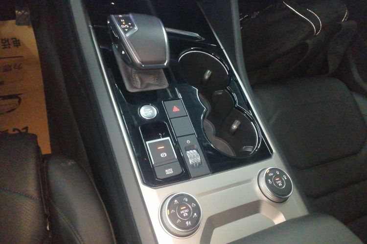 大众 途锐 2019款 2.0TSI 锐翼版 国V中控内饰18