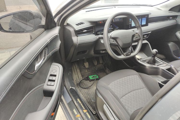 荣威i5 2023款 1.5L 手动舒享版中控内饰7003