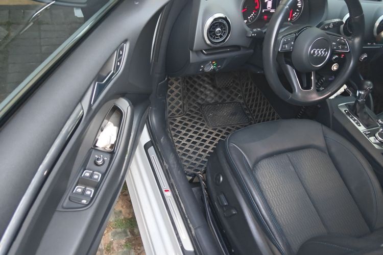 奥迪A3 2019款 Sportback 35 TFSI 时尚型 国V中控内饰7003