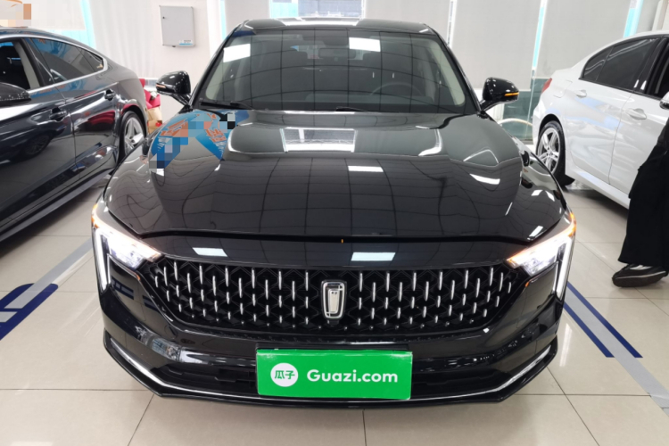 奔腾B70 2025款 龙耀版 1.5T 欢享型车身外观2