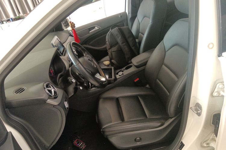 奔驰B级 2015款 B 200 时尚型中控内饰19