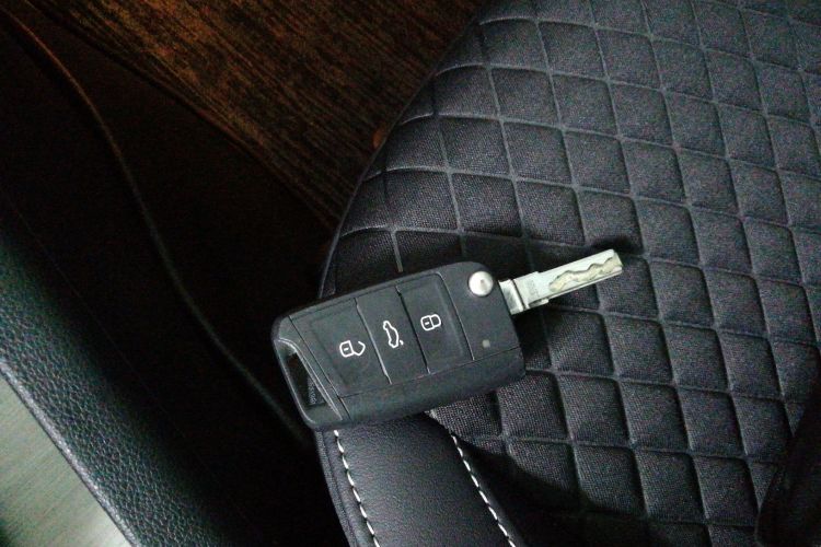 斯柯达 明锐 2020款 1.5L 自动智行豪华版中控内饰7001