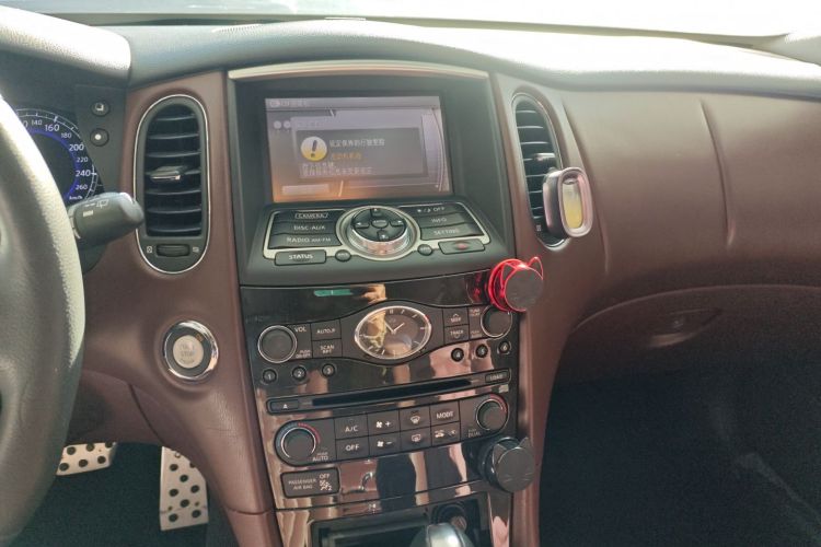 英菲尼迪QX50(进口) 2013款 2.5L 两驱优雅版中控内饰16