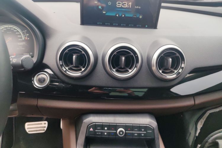 魏牌 VV7 2017款 2.0T 超豪型中控内饰16