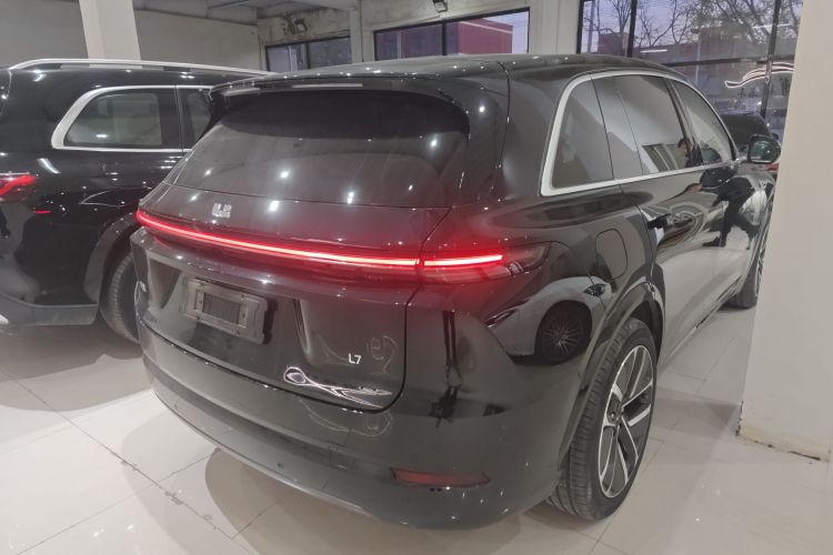 理想汽车 理想L7 2025款 Max 智能焕新版车身外观7