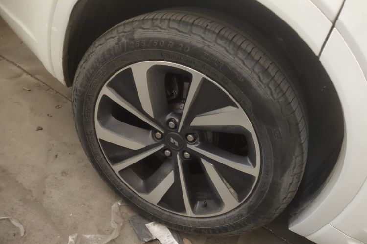 理想汽车 理想ONE 2020款 增程6座版车身外观6005