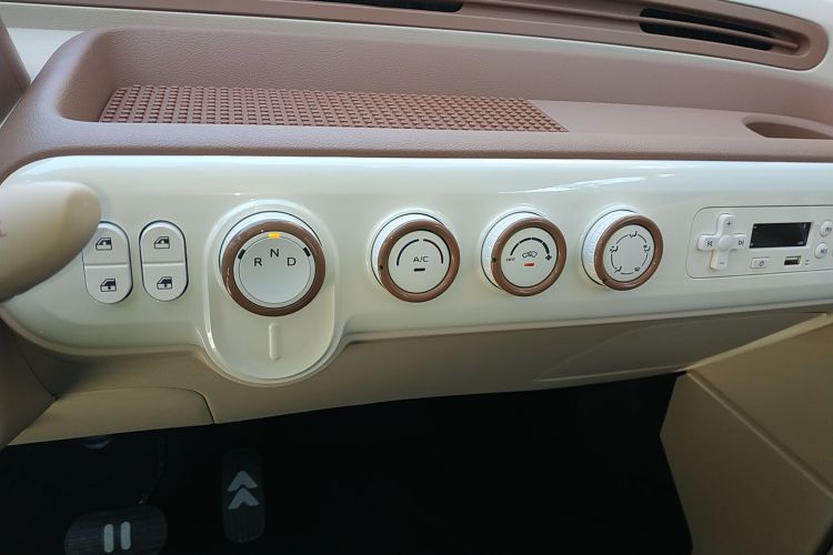 奔腾小马 2026款 222km 萌趣马 Plus中控内饰16