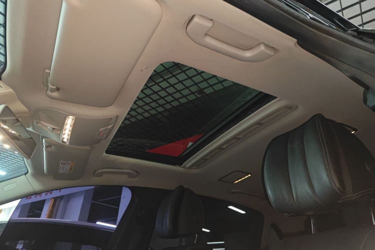 奔驰E级 2017款 E 200 L 4MATIC局部细节22