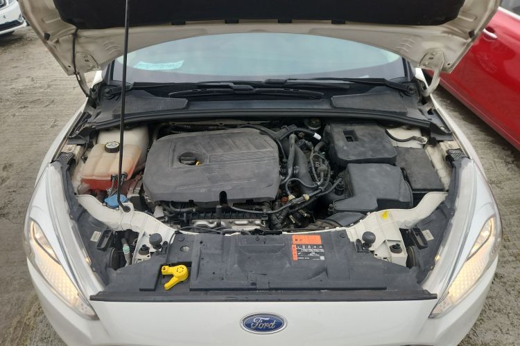 福特 福克斯 2015款 三厢 EcoBoost 180 自动精英型机舱底盘24